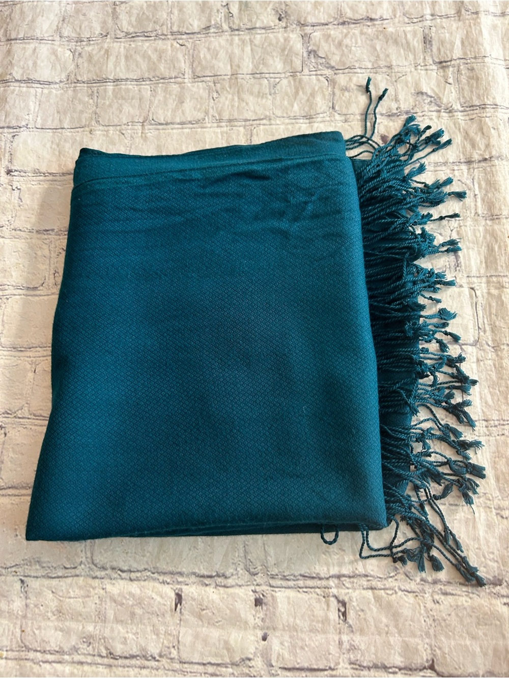 JONES NEW YORK 100% VISCOSE TEAL WRAP SHAWL SCARF WITH FRINGE CLASSIC STYLE